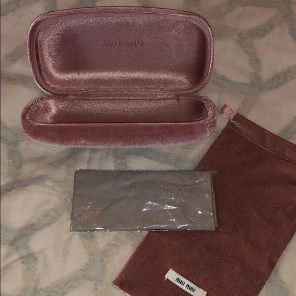Authentic Pink velvet Miu miu sunglasses case - Picture 2 of 3